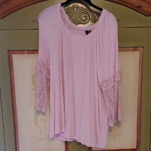 New Directions Light Pink Lace Sleeve Swing Tunic
